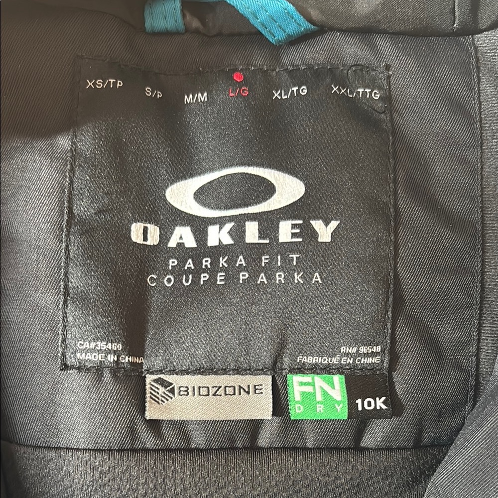 Blue and Black Oakley Ski Jacket with Powder Liner - Picture 2 of 5